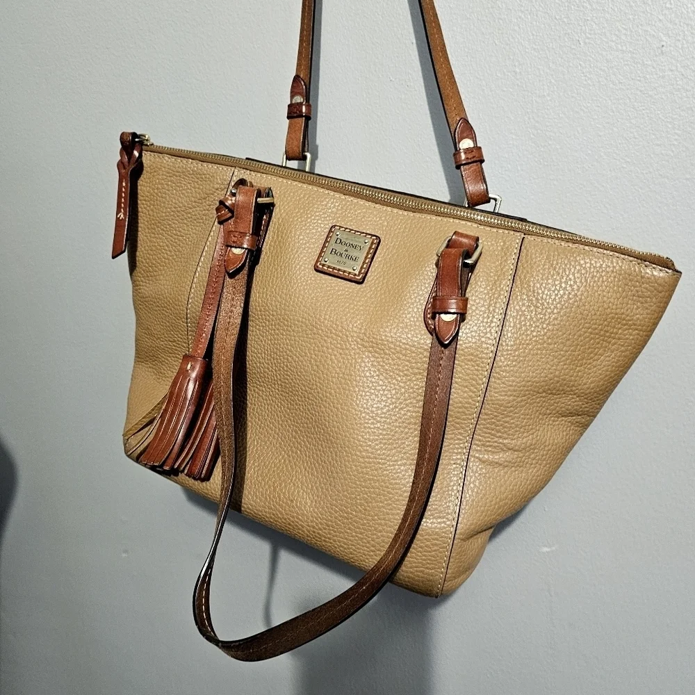 Dooney & Bourke Wexford Tan Leather Maxine Tote Bag satchel - Picture 7 of 14